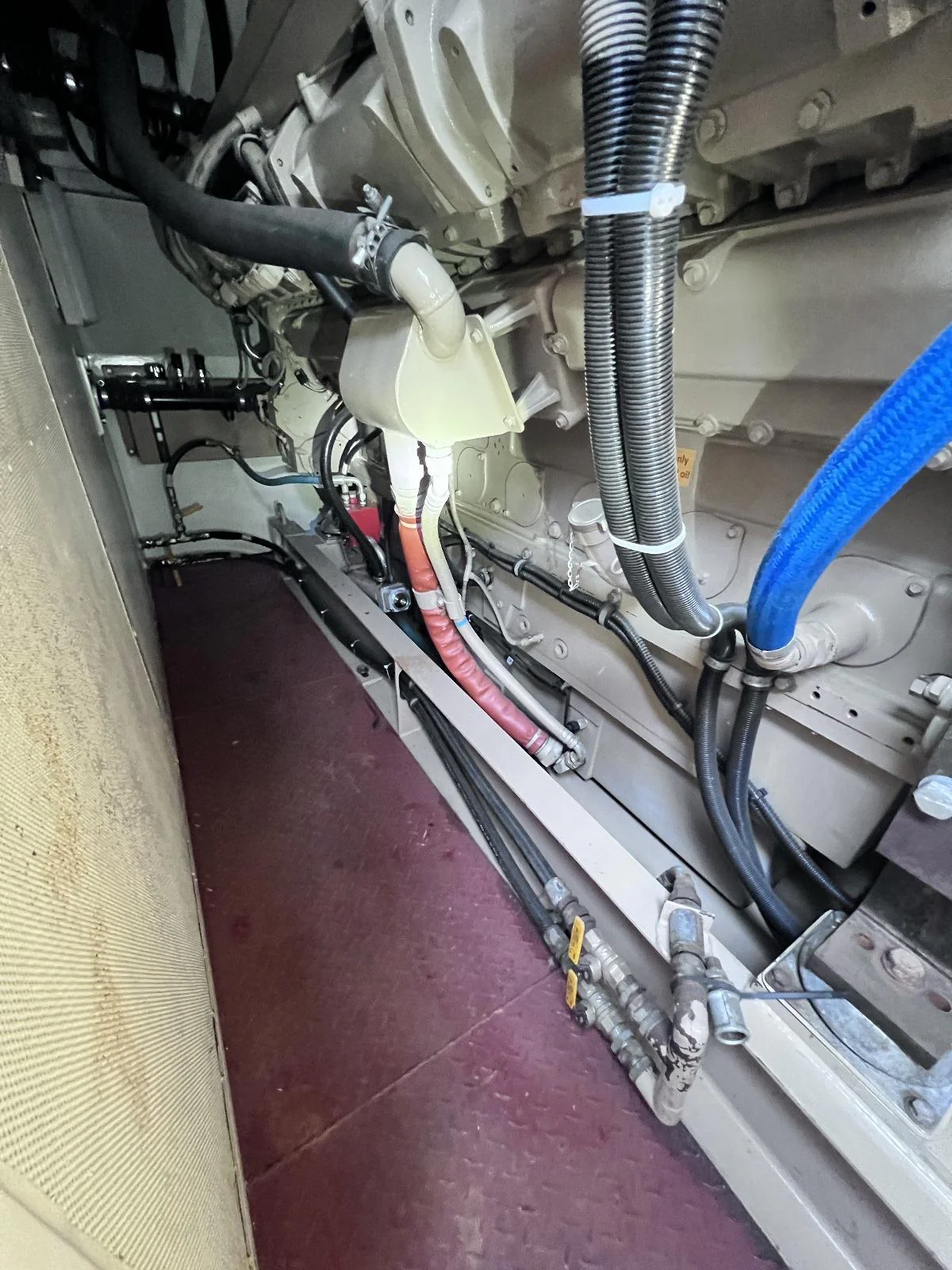 Cummins QSK60-G5 Enclosed Natural Gas Generator - 1500kva (used under 500hours) - Image 25