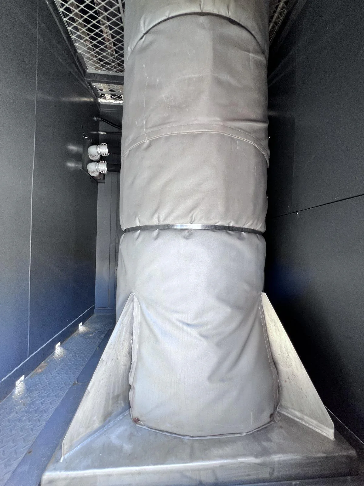 Cummins QSK60-G5 Enclosed Natural Gas Generator - 1500kva (used under 500hours) - Image 32