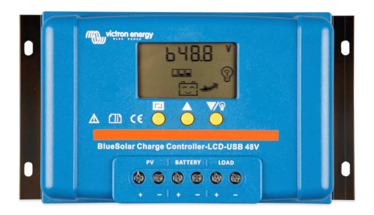 Victron Energy BlueSolar PWM LCD&USB 48V 30A – SCC040030050